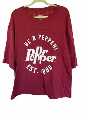NWT  Dr Pepper Graphic Tee - Be A Pepper!